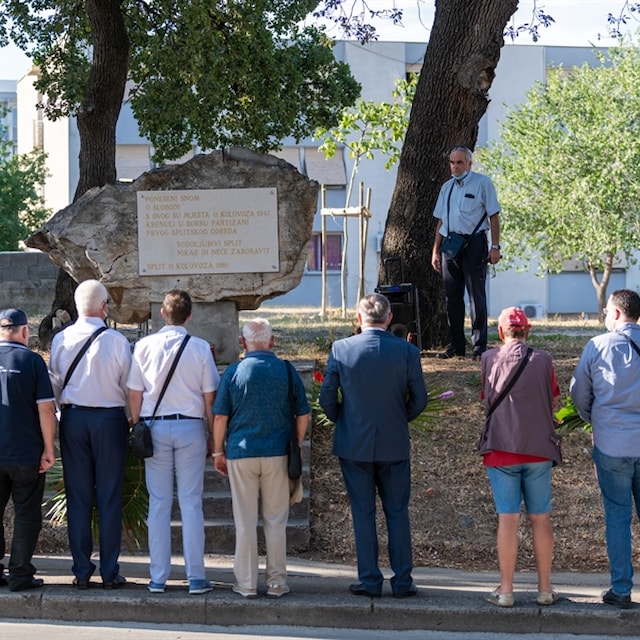 Položeni vijenci pred spomenikom Prvog splitskog partizanskog odreda