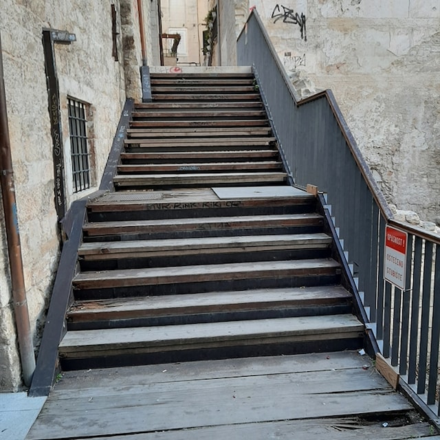 Počinju radovi na sanaciji stepeništa u Medulićevoj ulici