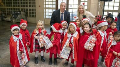 Najslađa čestitka: Djeca splitskih vrtića donijela radost blagdana u Gradsku upravu